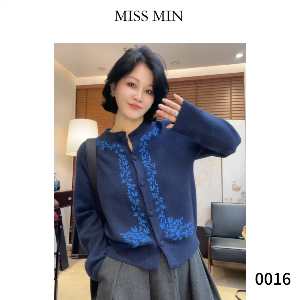 MISS MIN【风颂】时髦复古圆领刺绣清冷系女装显瘦百搭毛衣 0016