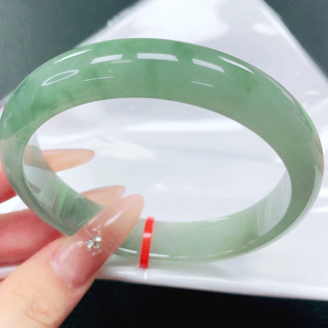未镶嵌手镯翡翠63。