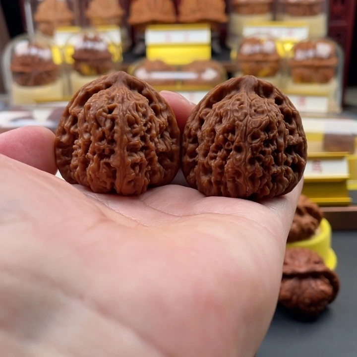 吊坠文玩核桃三角疆，全品，尺寸42