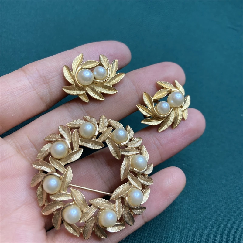 合金胸针 芳芳家珠珠团花胸针耳环套装1-2【2070606-079】