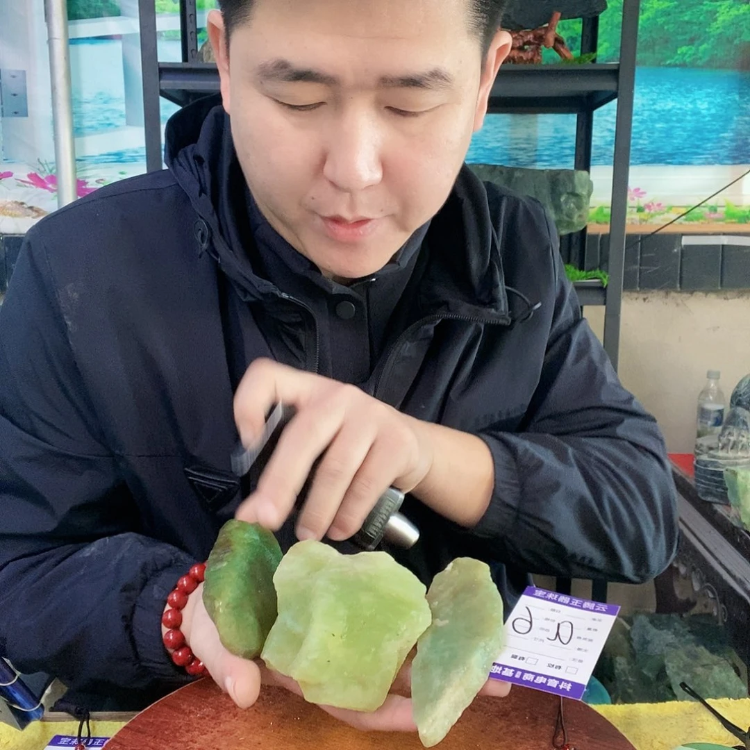 蛇纹石玉未镶嵌珠宝半成品