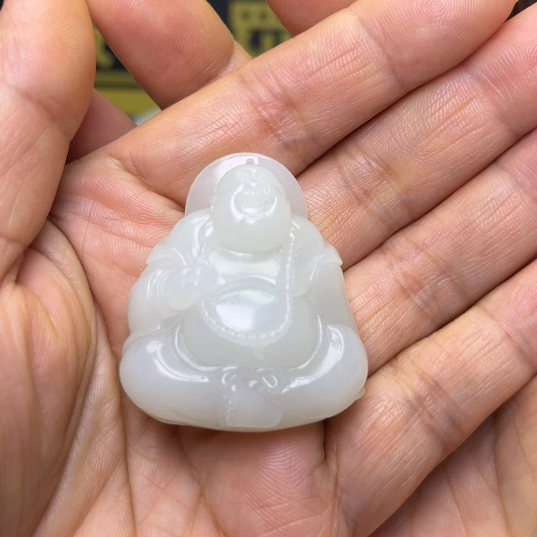 观***在和田玉（糖玉）未镶嵌颈饰