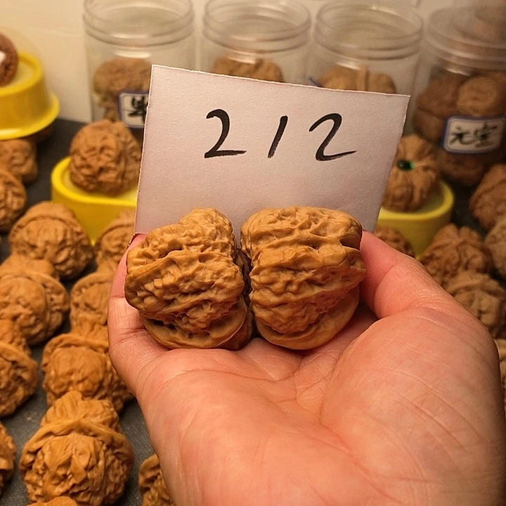 核桃蛤蟆42斤左右一个人