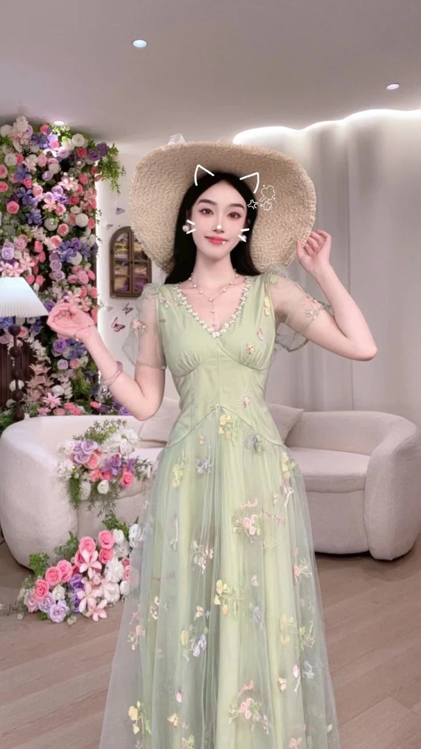 【石潇潇专属】原创豆绿色重工刺绣网纱气质感温柔长裙女