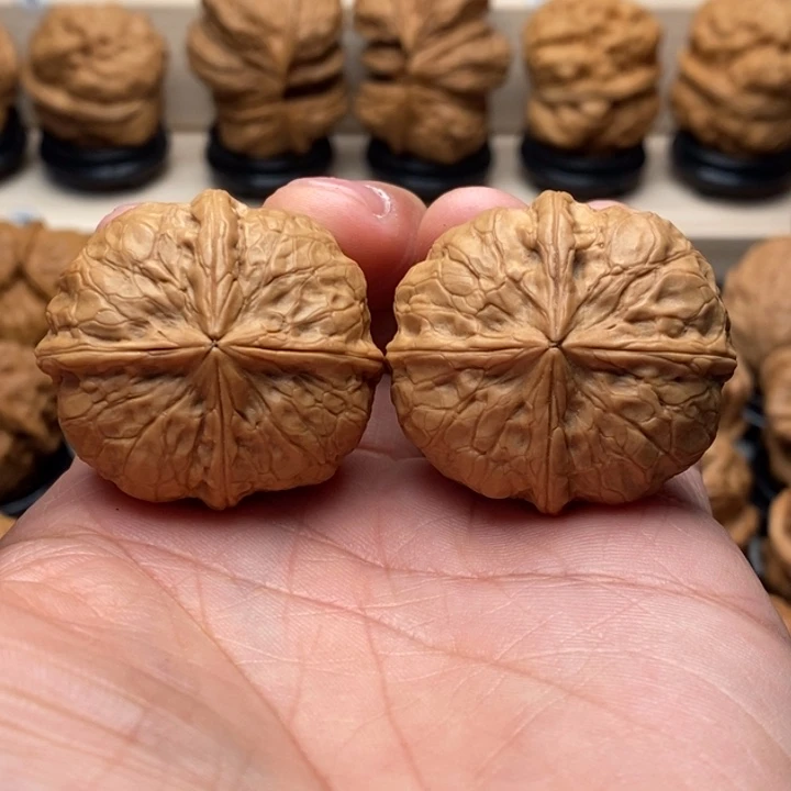 壶***流文玩核桃把件………………………………