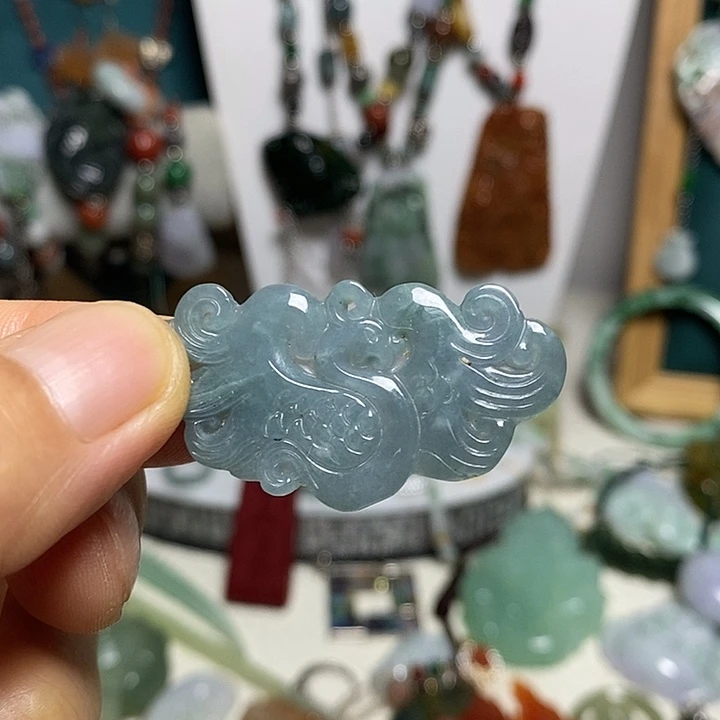 翡翠未镶嵌吊坠(赠链)