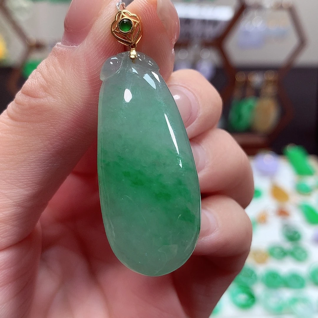 翡翠项链18K金镶嵌天然翡翠