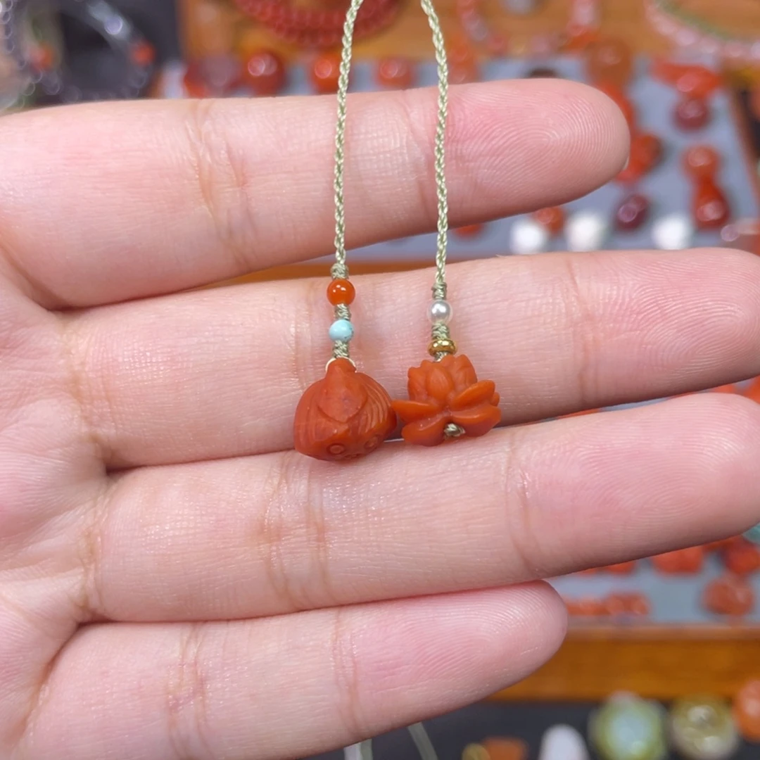 未镶嵌莲花莲蓬手机挂南红玛瑙