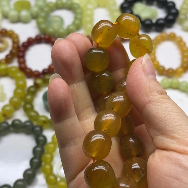 蛇纹石玉手串未镶嵌牟*生