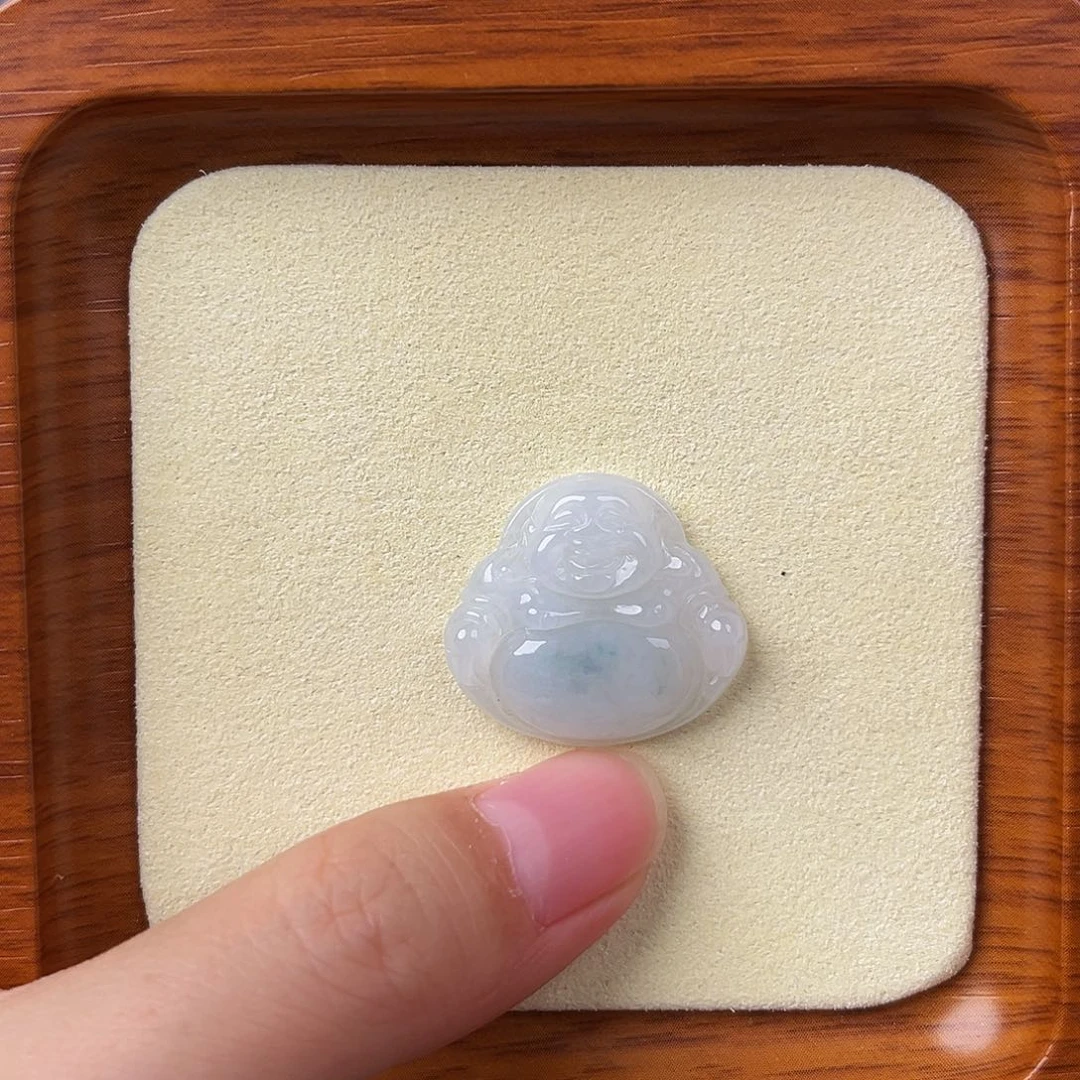 翡翠未镶嵌颈饰佛公