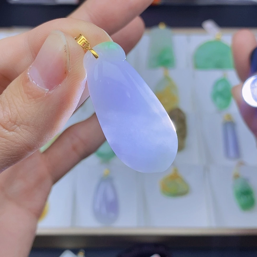 翡翠颈饰18K金镶嵌翡翠