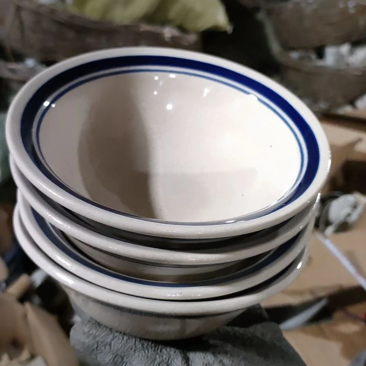 摆件盘子碗茶壶啥都有