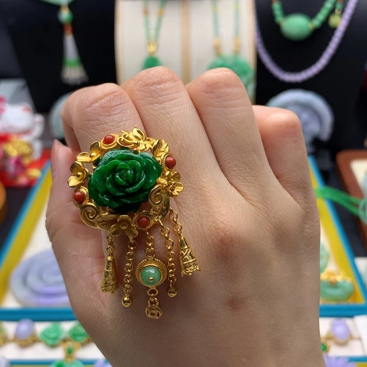 翡翠戒指未镶嵌翡翠花戒指