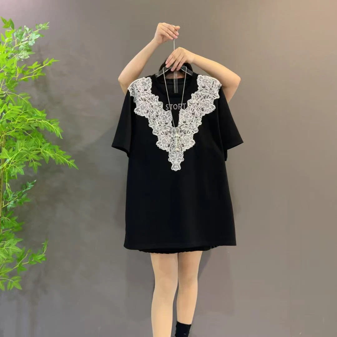 28201欧货气质拼接蕾丝花边烫钻字母设计半袖中长T恤大码女装韩版