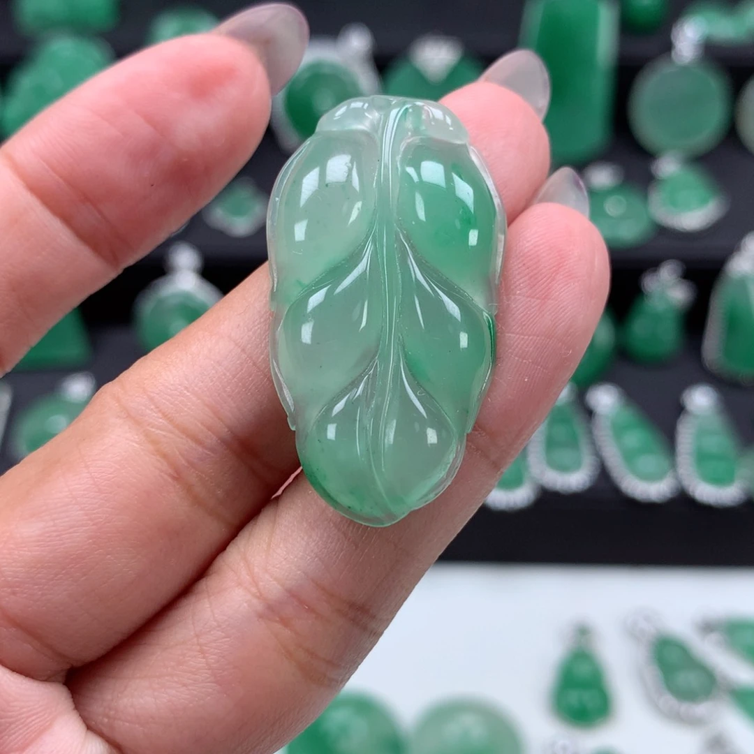 未镶嵌吊坠石英质玉（非洲翠）