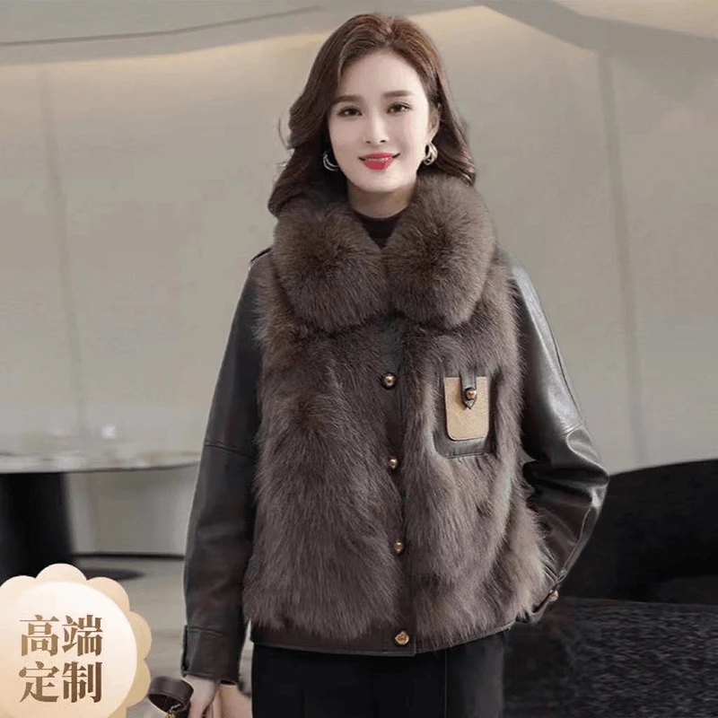 海宁2024冬季女士皮毛一体拼接外套加绒加厚时尚百搭女士短款外套