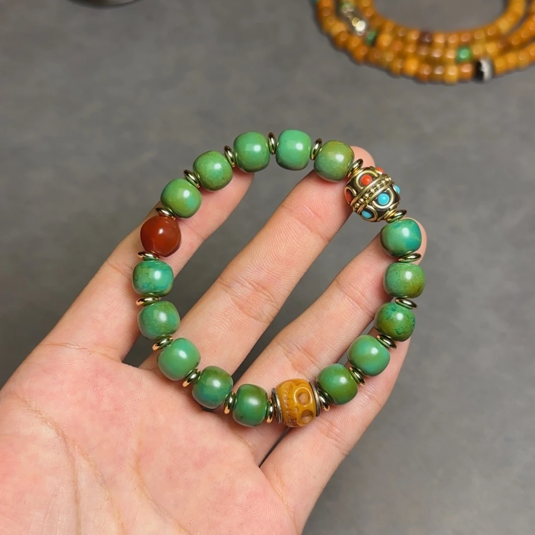 琉璃颈饰进***?琉璃颈饰