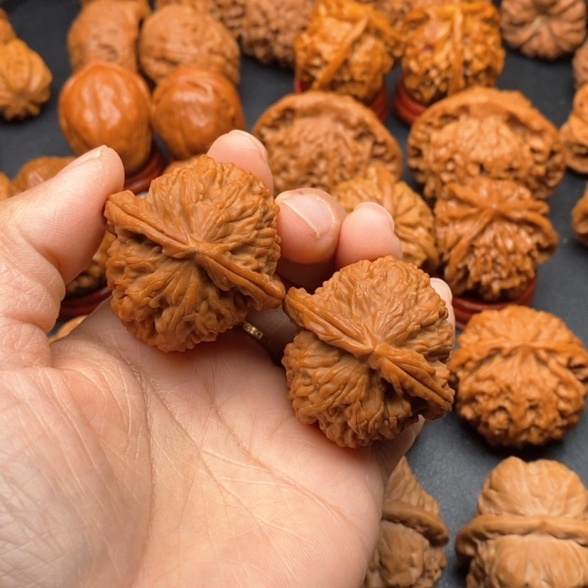 【闪购商品】文玩核桃把件38白狮子