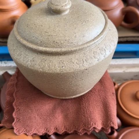 人***半茶壶紫砂粗砂茶叶罐