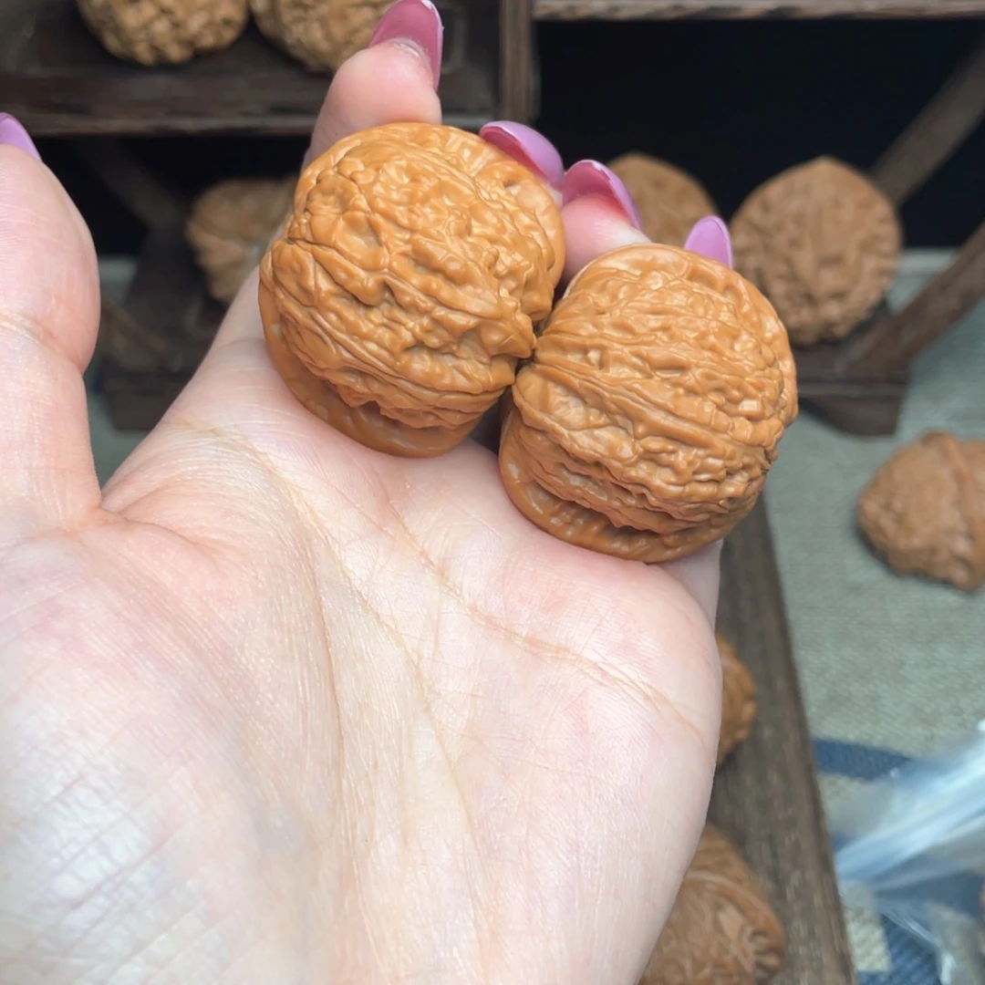 文玩核桃把件阿****智39白狮子