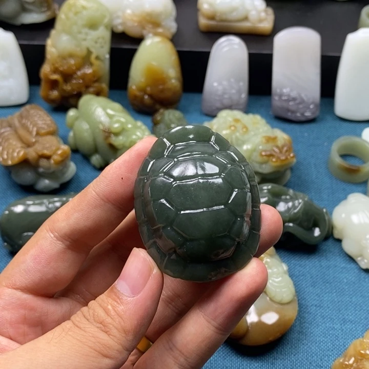 海***室未镶嵌和田玉把件