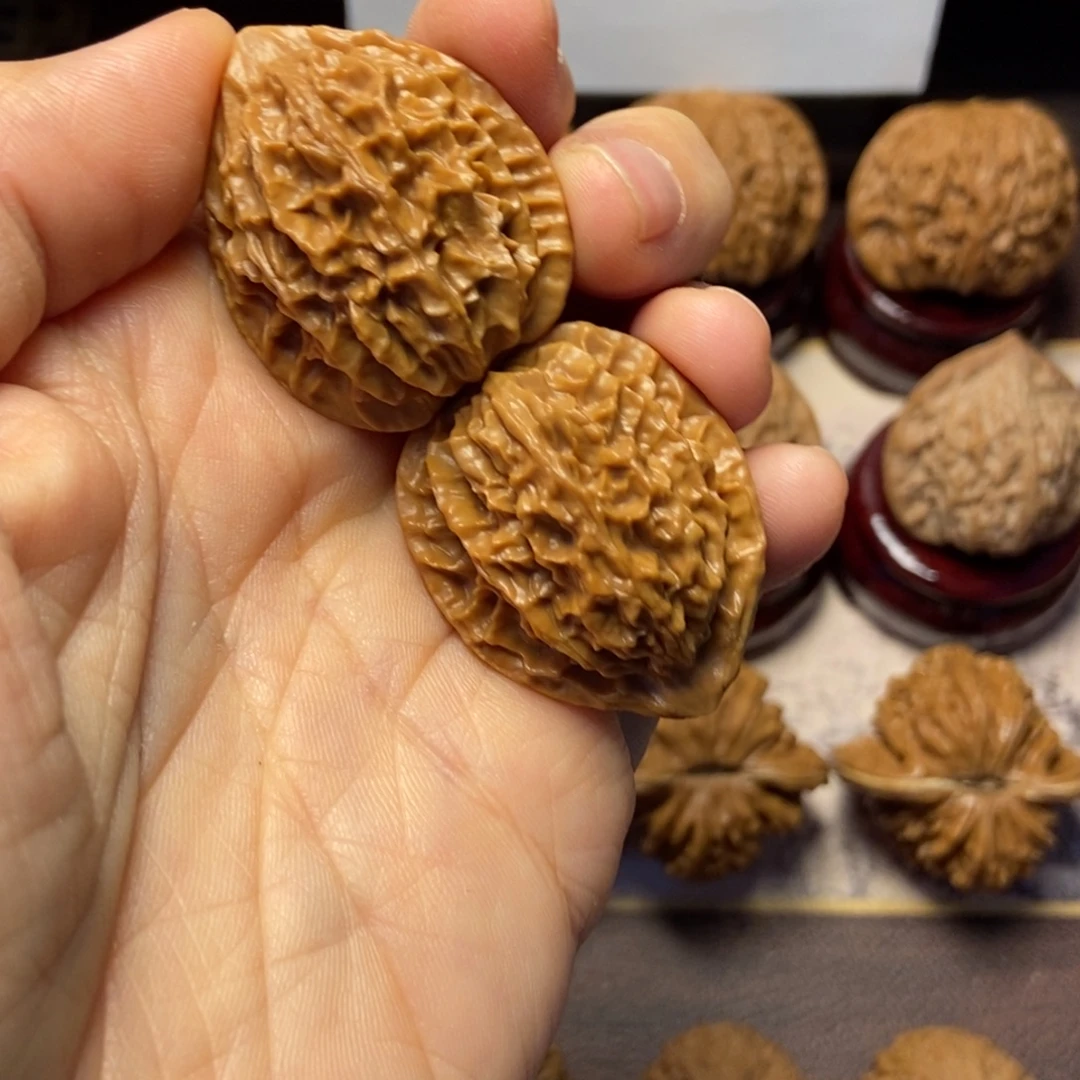 文玩核桃把件全品野生鸡心29.5