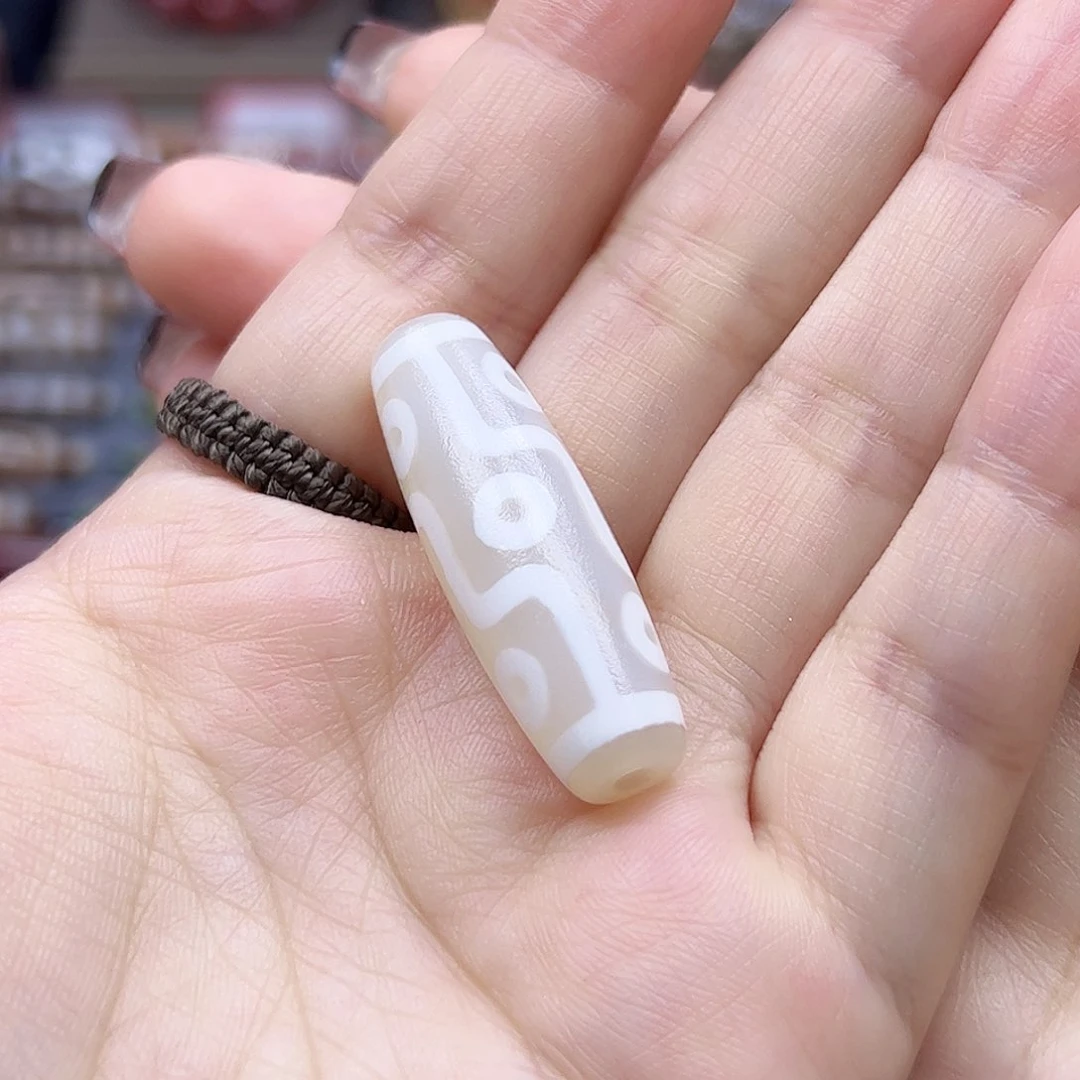 玛瑙/玉髓颈饰未镶嵌杨**艺