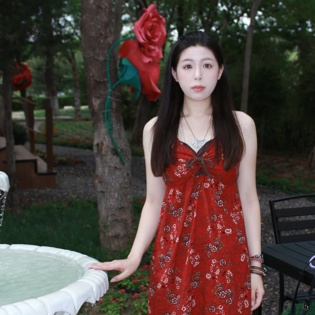 夏日绝美清纯太阳花松弛感度假穿搭外穿吊带小上衣