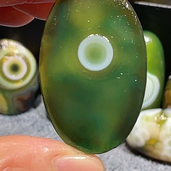 玛瑙/玉髓未镶嵌珠宝奇石