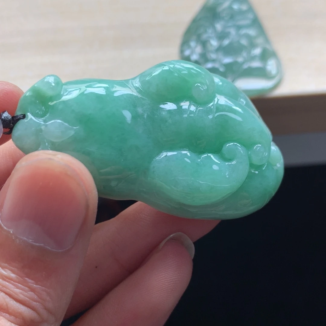 颈饰未镶嵌翡翠吊坠