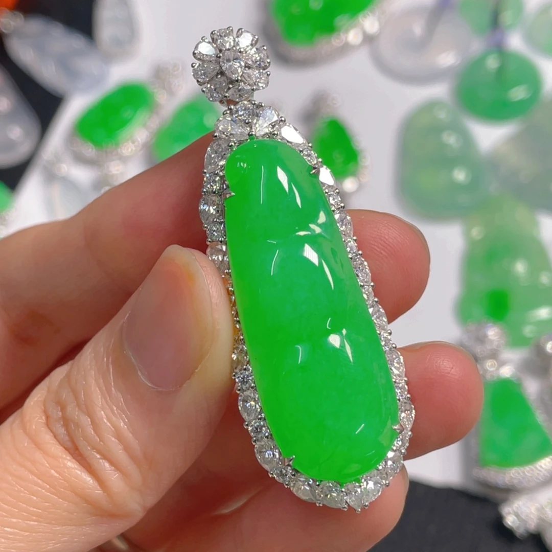 翡翠18K金镶嵌吊坠(不含链)