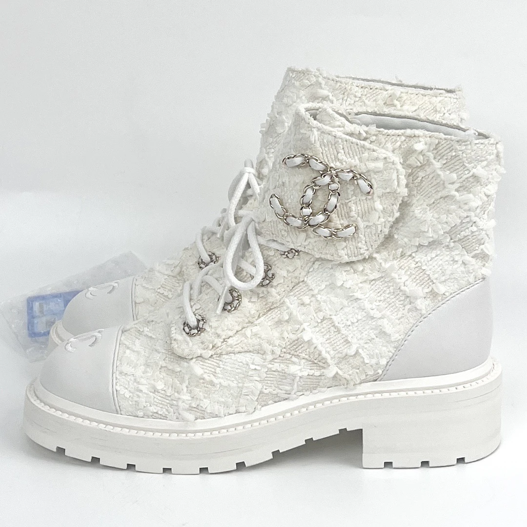 95新 Chanel/香奈儿 36.5码 白色粗花呢双C靴子 lm4087