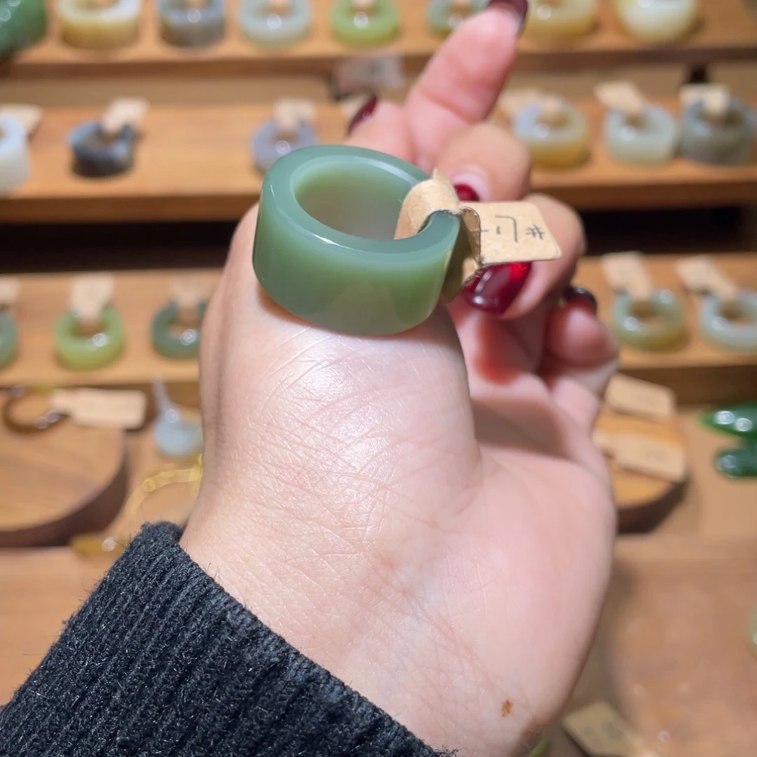 和田玉戒指未镶嵌小**?17.9