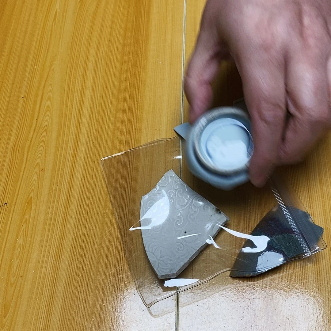 金铜精品瓷片标本