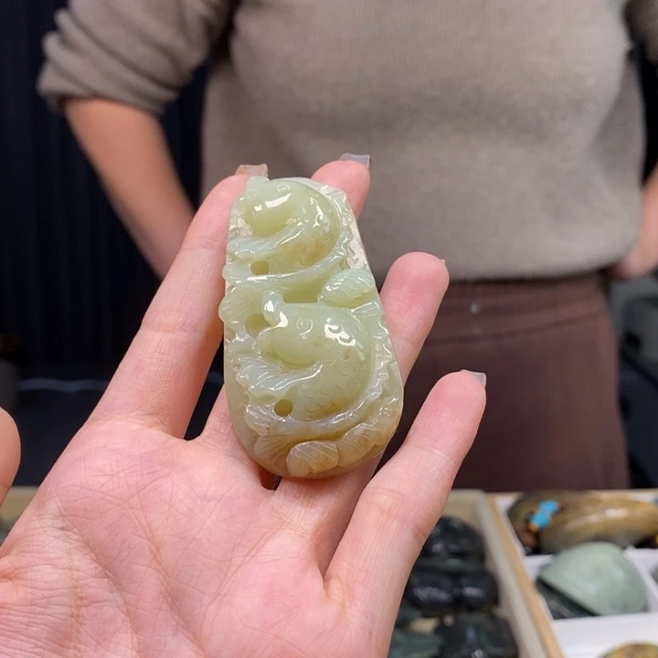 岫岩河磨玉（透闪石质玉）颈饰未镶嵌