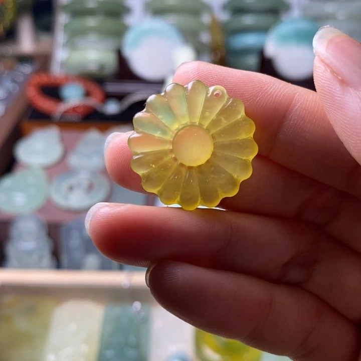 未镶嵌蛇纹石玉颈饰
