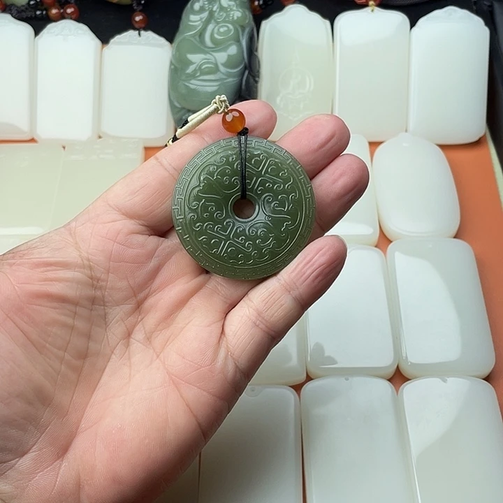 青海湖水绿满弓平安扣