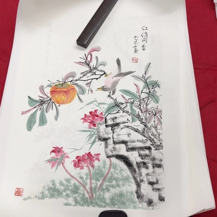 国画花鸟等图案为一体而