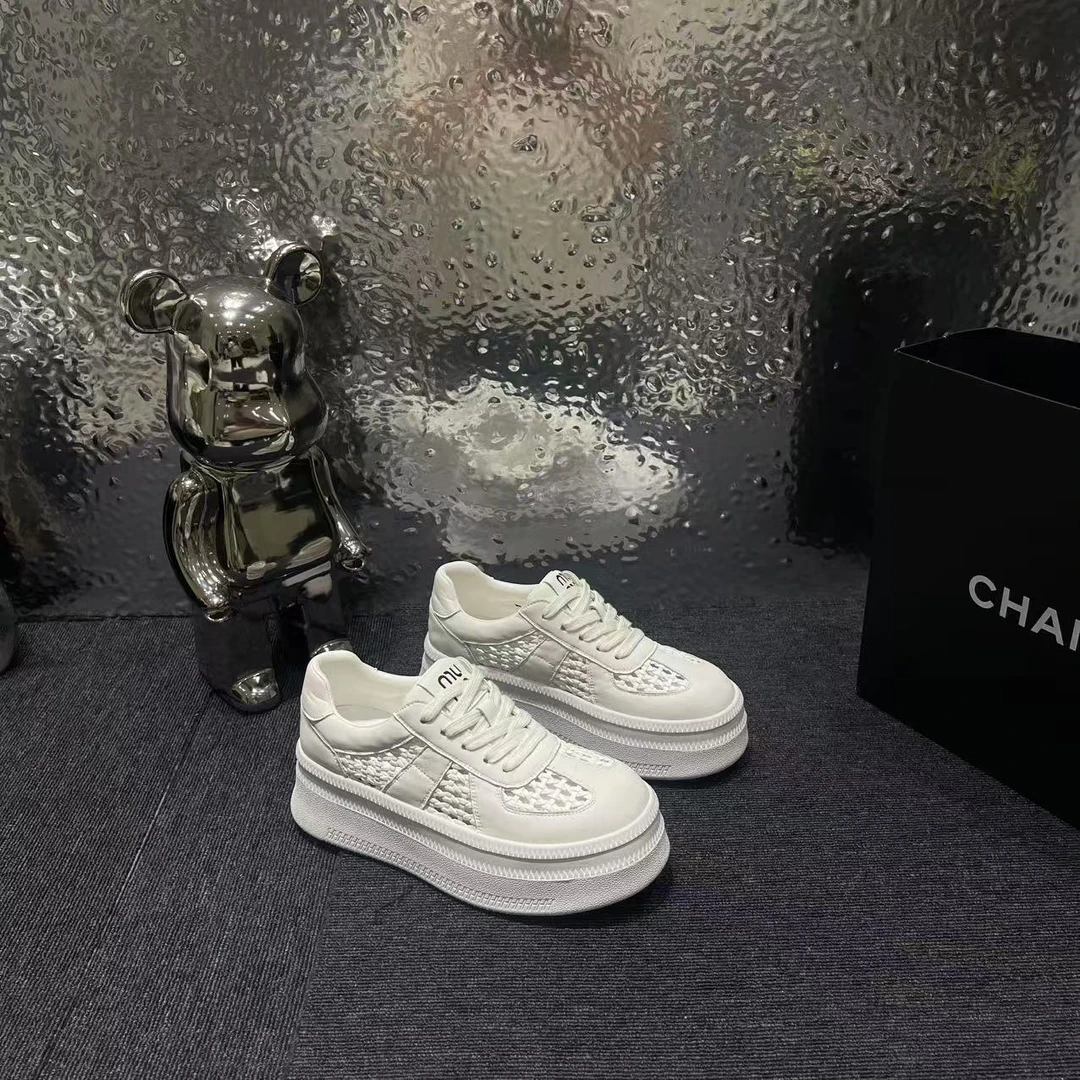 甘姐【藤条德训】25夏款镂空透气简约百搭时尚厚底小白鞋 718-1