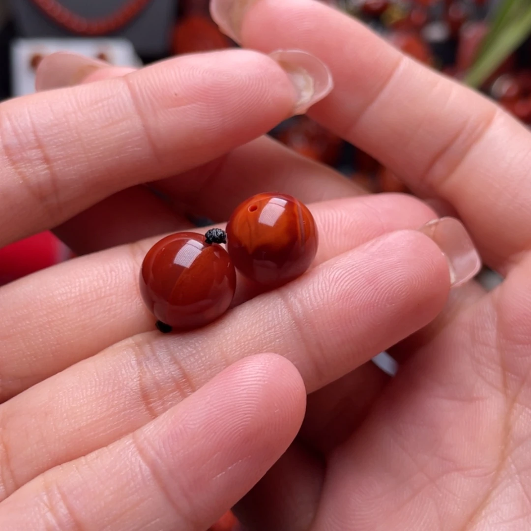 【闪购商品】南红玛瑙12.8对珠未镶嵌龙**士