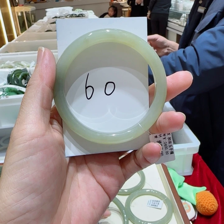 和田玉未镶嵌手镯889