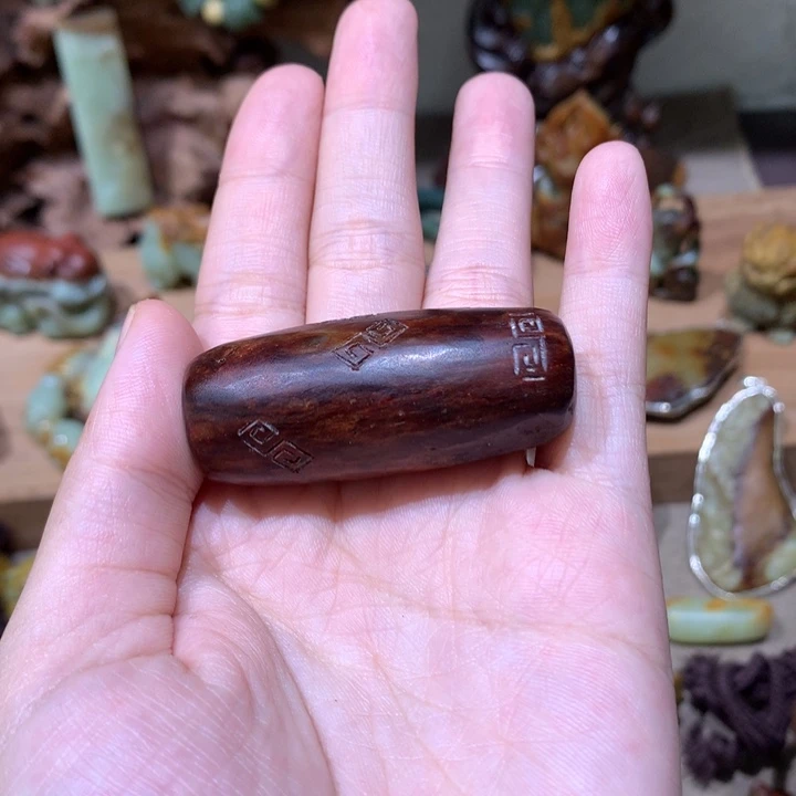 未镶嵌岫岩河磨玉（透闪石质玉）挂件