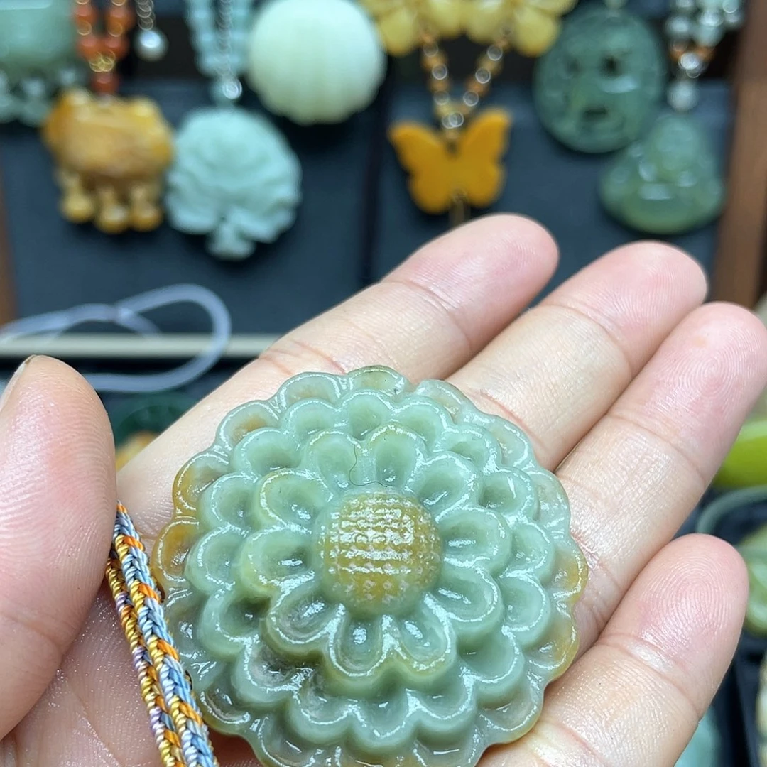 未镶嵌蛇纹石玉颈饰