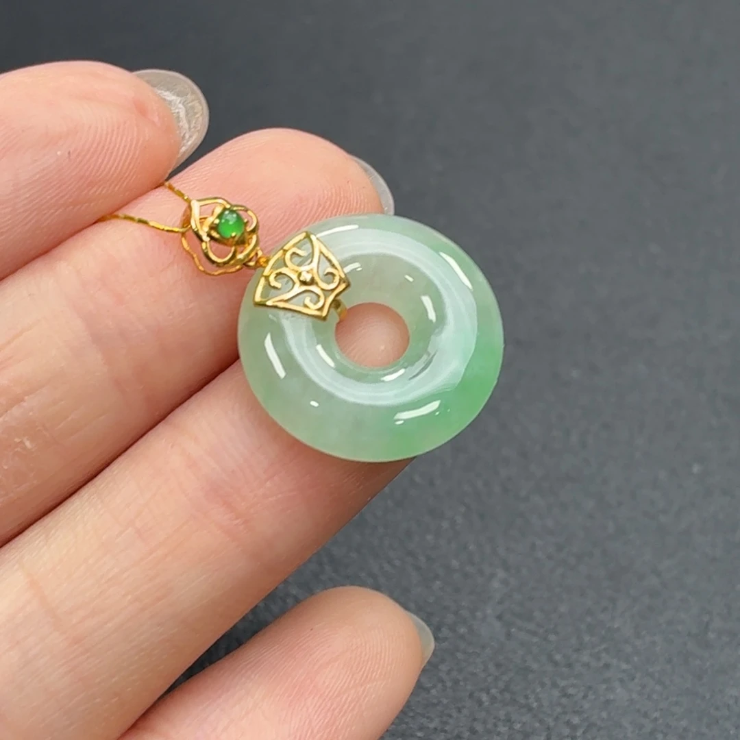 翡翠18K金镶嵌颈饰