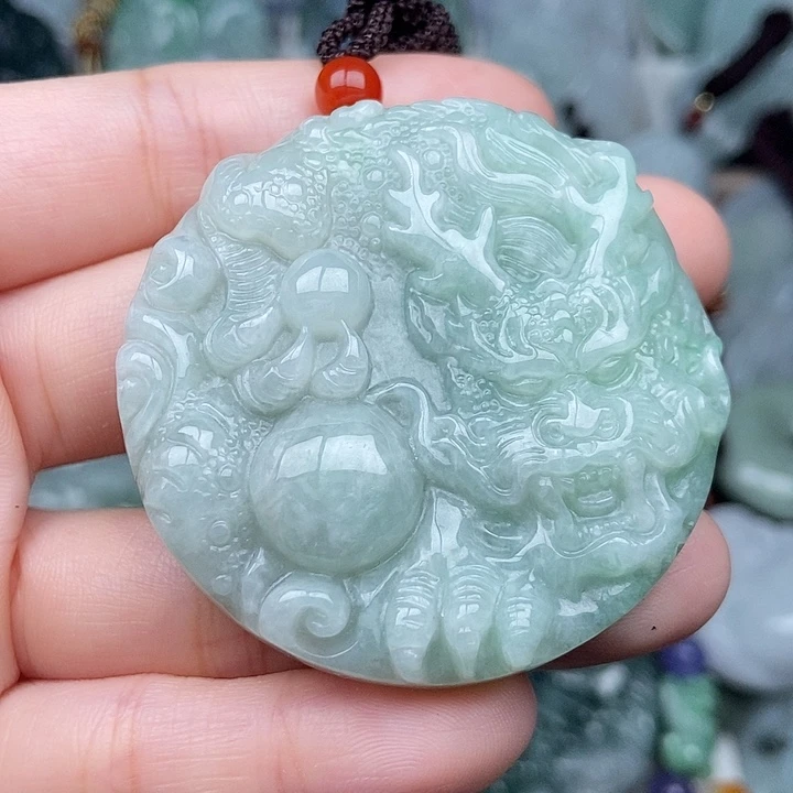 H***e翡翠未镶嵌颈饰翡翠