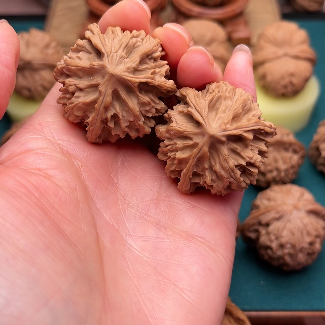 文玩核桃把件岐山三棱