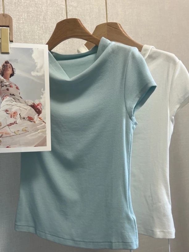 舒适极简百搭糖果色小衫