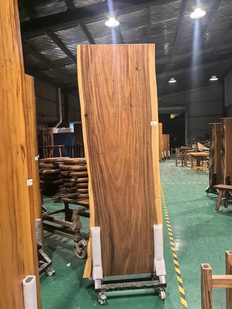 232 胡桃木大板 218×75×6.2