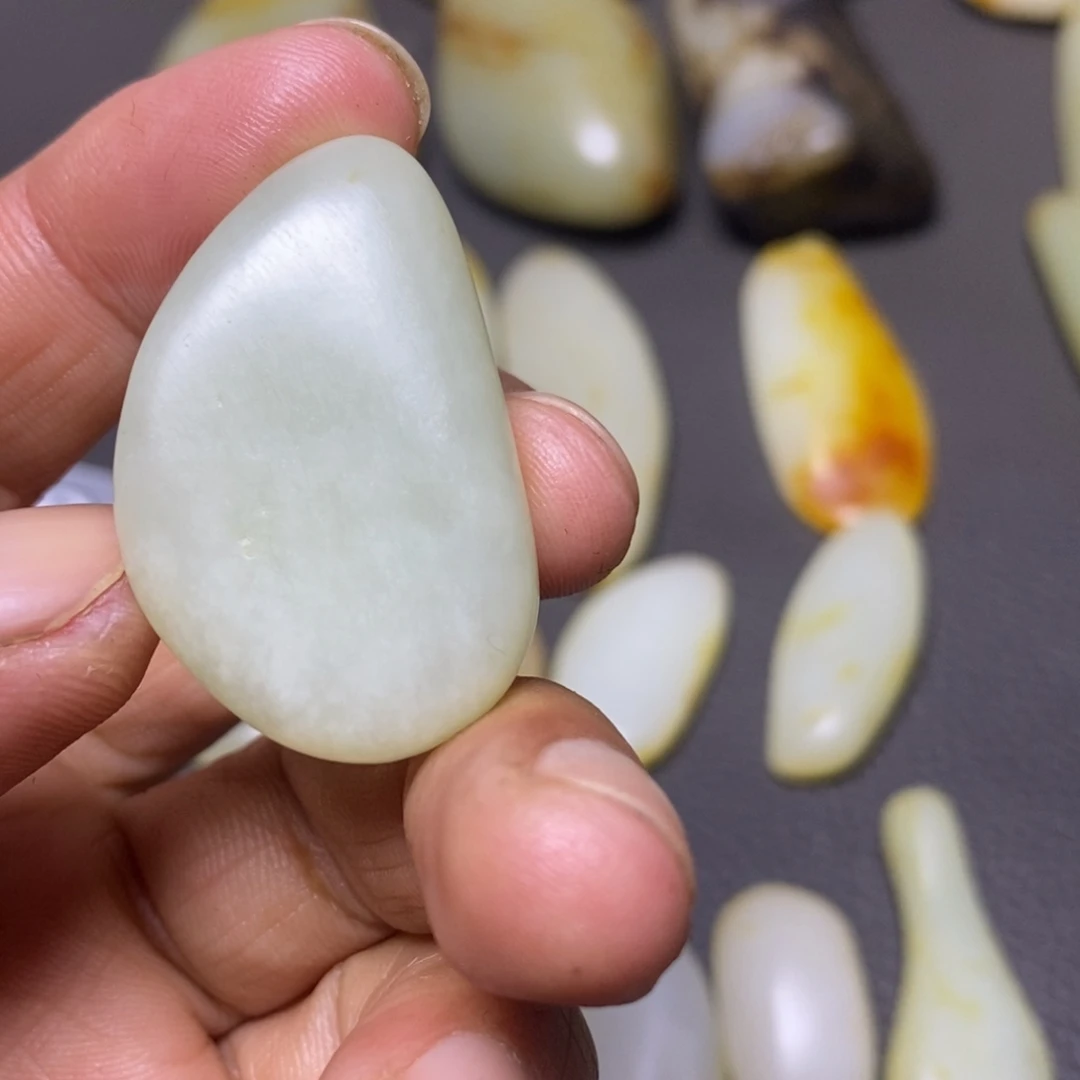 和田玉（糖玉）未镶嵌挂件