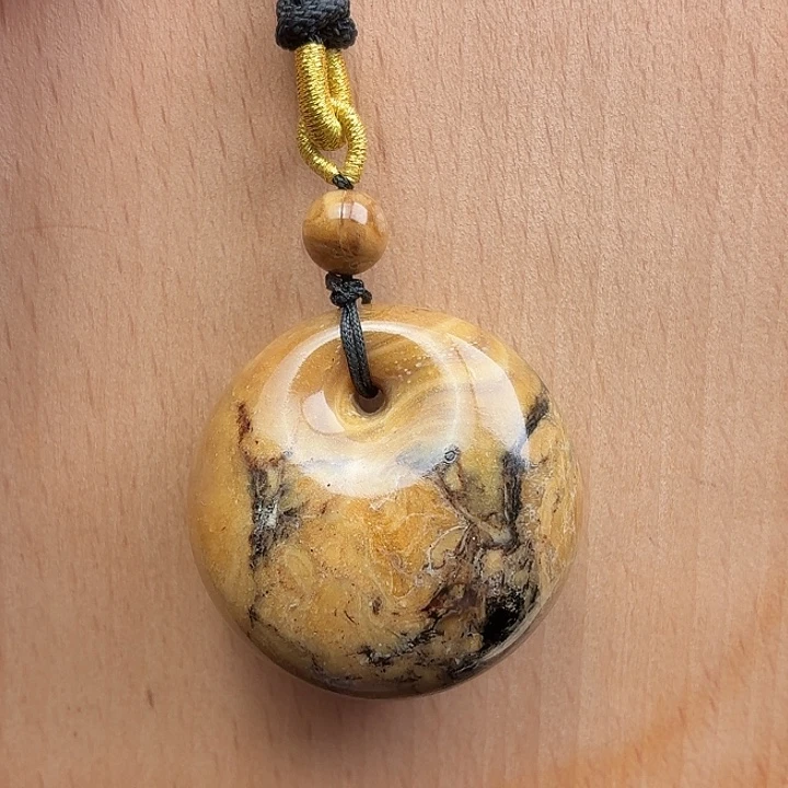 琥珀未镶嵌珠宝奇石黑白鬼脸妖花根公主扣